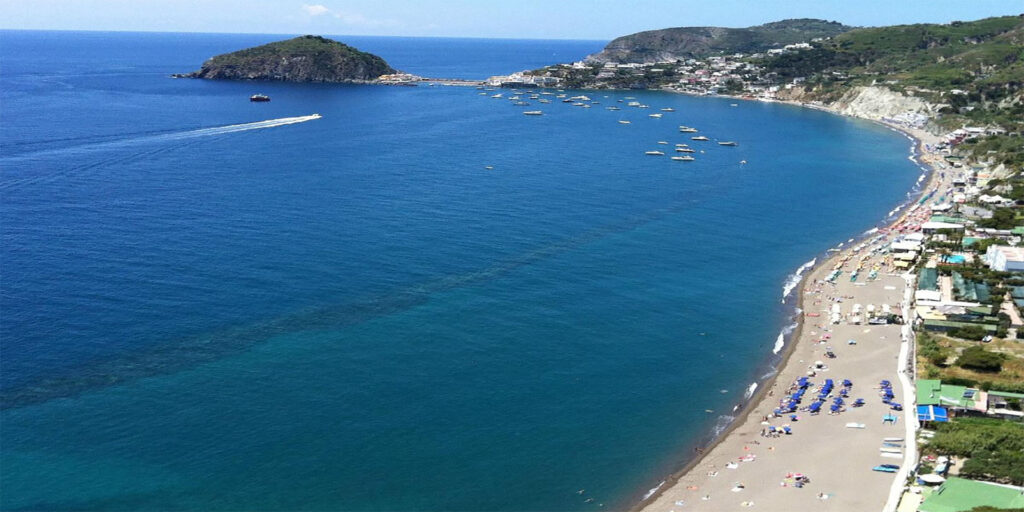 la-spiaggia-dei-maronti-ischia